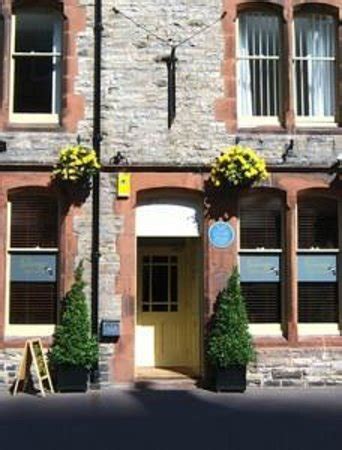 the lounge hotel and bar penrith.